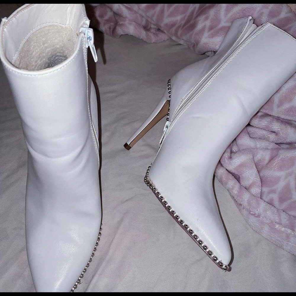 Shoes size 6